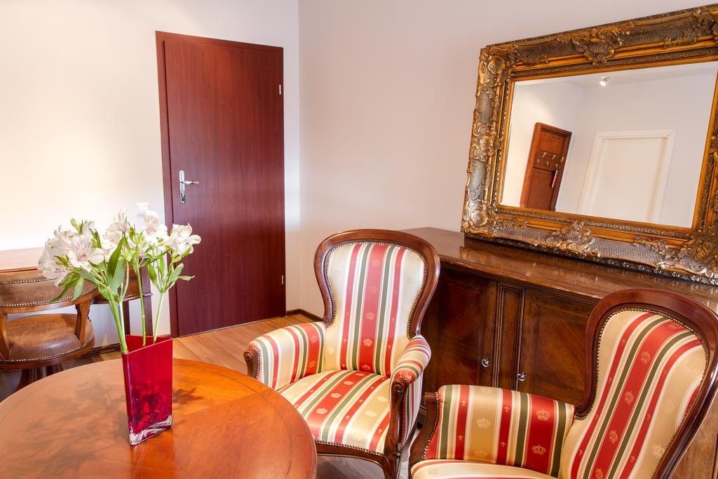 Luna Hotel Marijampole Ngoại thất bức ảnh