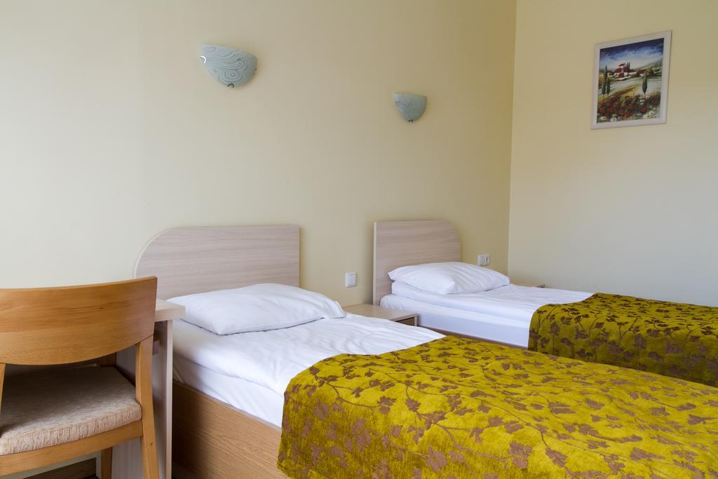 Luna Hotel Marijampole Ngoại thất bức ảnh